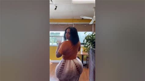 thick ebony ass clapping Search